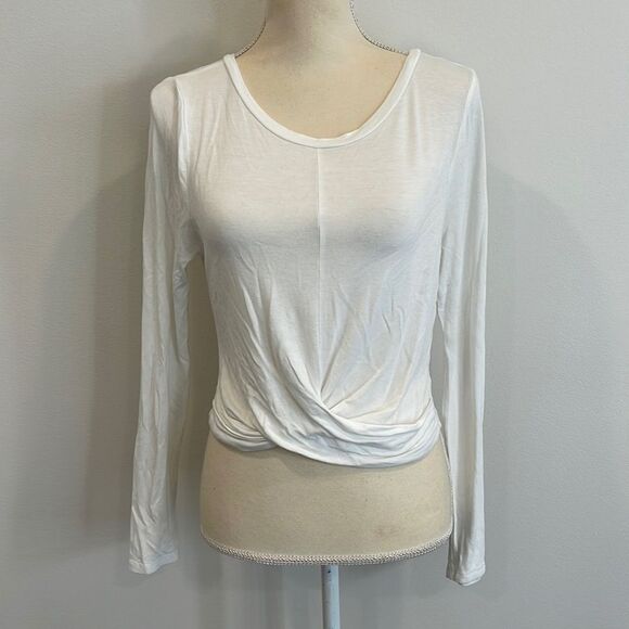 Hidden knotted cross cross long sleeve top - Picture 1 of 3